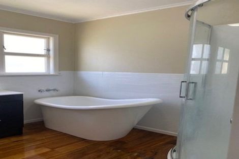 Photo of property in 21 Saint Edmund Crescent, Tawa, Wellington, 5028