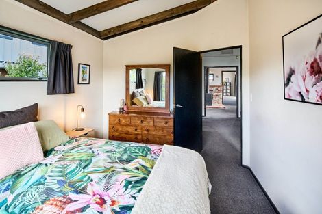 Photo of property in 104 Renown Road, Raumati South, Paraparaumu, 5032