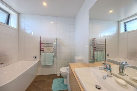 Photo of property in 18 Stackbrae Avenue, Wanaka, 9305