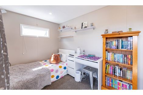 Photo of property in 282 Wainoni Road, Avondale, Christchurch, 8061