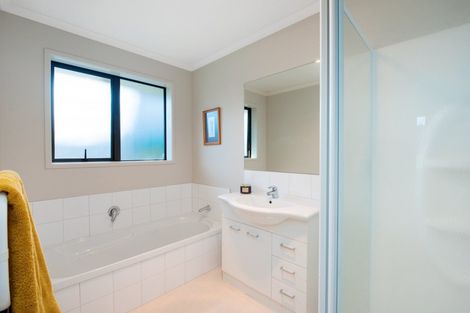 Photo of property in 10 Raptor Way, Welcome Bay, Tauranga, 3175