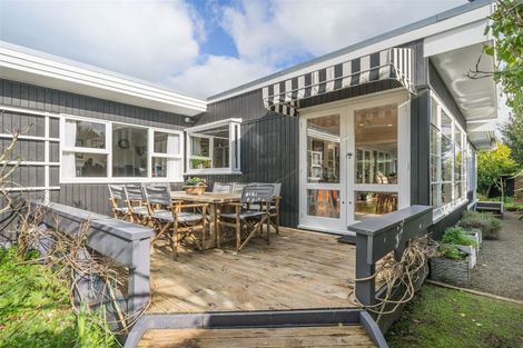 Photo of property in 10 Cremorne Avenue, Hokowhitu, Palmerston North, 4410