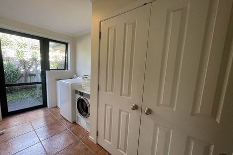 Photo of property in 102 Armoy Drive, East Tamaki, Auckland, 2016