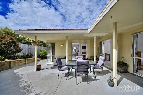 Photo of property in 9 Harbour Lights Close, West Harbour, Auckland, 0618