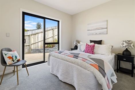 Photo of property in 7 Eric Gifford Drive, Ranui, Auckland, 0612