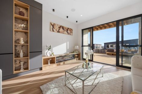 Photo of property in 11 Mill Hill Close, Flat Bush, 2019