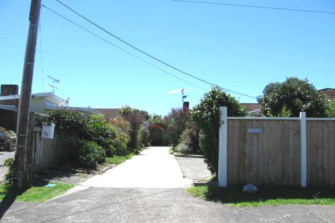 Photo of property in 1/5 Stratford Avenue, Milford, Auckland, 0620