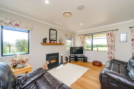 Photo of property in 25 Riverview Lane, Ashhurst, Palmerston North, 4470
