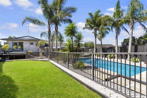 Photo of property in 21 Fratley Avenue, Farm Cove, Auckland, 2012