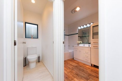 Photo of property in 220 Woodlands Park Road, Titirangi, Auckland, 0604