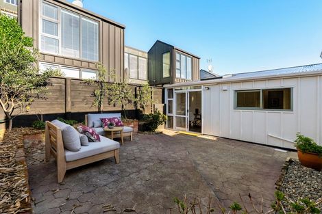 Photo of property in 97 Elizabeth Street, Mount Victoria, Wellington, 6011
