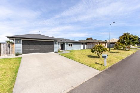 Photo of property in 7 Simpson Crescent, Raumati Beach, Paraparaumu, 5032