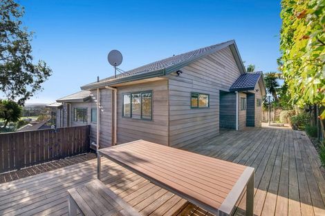 Photo of property in 10 Goldfinch Rise, Unsworth Heights, Auckland, 0632