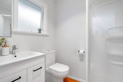 Photo of property in 8 Beswick Place, Birkdale, Auckland, 0626