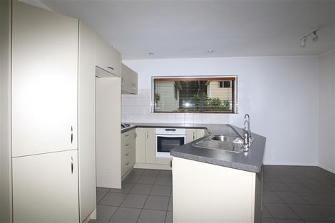 Photo of property in 2/23 Heathglen Place, Bayview, Auckland, 0629