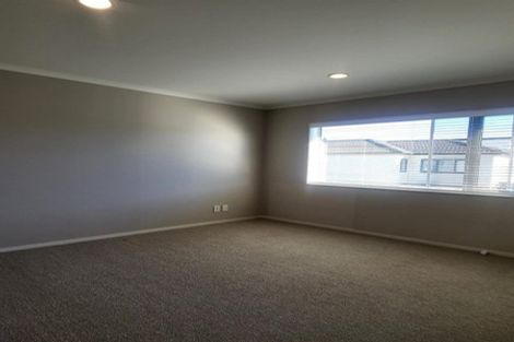 Photo of property in 11 Lorenzo Way, Flat Bush, Auckland, 2016