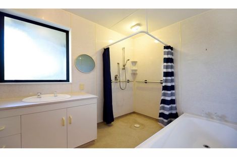 Photo of property in 2 Harcourt Place, Wakefield, 7025