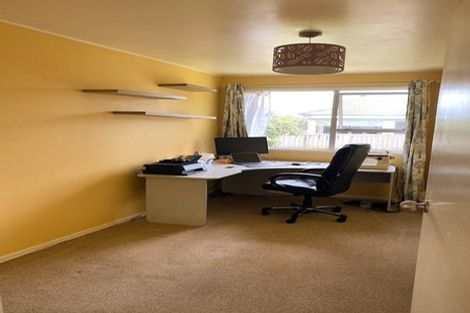 Photo of property in 42 Claverdon Drive, Massey, Auckland, 0614