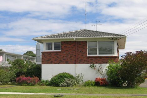 Photo of property in 1/766 Beach Road, Browns Bay, Auckland, 0630