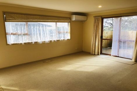 Photo of property in 17a Lesa Annis Place, Henderson, Auckland, 0612