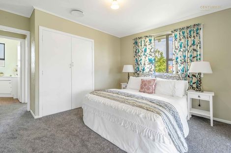 Photo of property in 4 Braeburn Place, Takanini, 2112