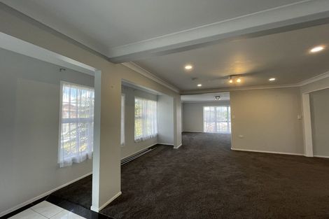 Photo of property in 2 Lemonwood Place, The Gardens, Auckland, 2105