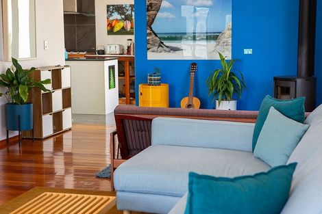 Photo of property in 274 Queens Drive, Lyall Bay, Wellington, 6022