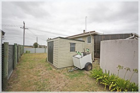 Photo of property in 14 Punga Street, Tangimoana, 4822