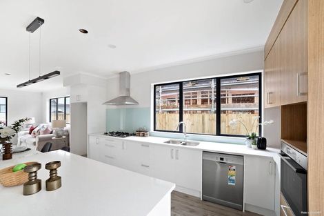 Photo of property in 11 Thomas Rielly Avenue, Hobsonville, Auckland, 0616