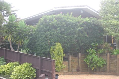 Photo of property in 2/20 Cassandra Grove, Totara Vale, Auckland, 0629