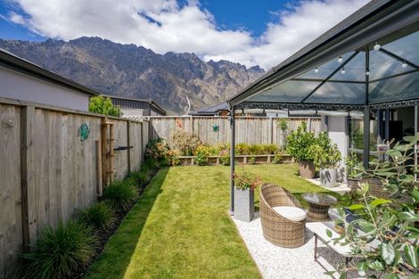 Photo of property in 39 Howden Drive, Jacks Point, 9371