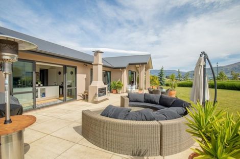 Photo of property in 2 Mount Gold Place, Wanaka, 9305