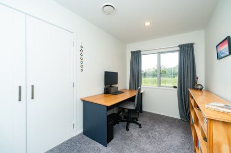 Photo of property in 74 Polson Hill Drive, Aokautere, Palmerston North, 4471