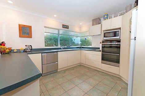 Photo of property in 46 Hogarth Rise, West Harbour, Auckland, 0618