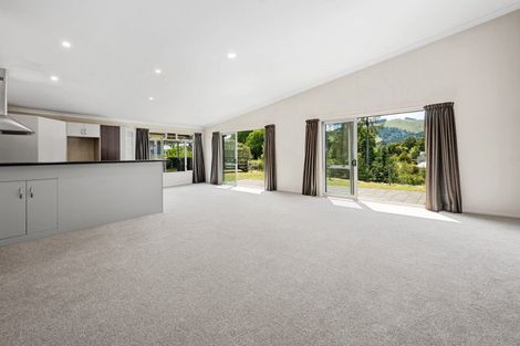 Photo of property in 2 Lakemere Way, Kinloch, Taupo, 3377