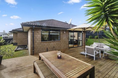 Photo of property in 4a Taipari Road, Te Atatu Peninsula, Auckland, 0610