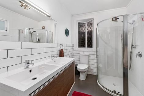 Photo of property in 1/38a Norwood Road, Bayswater, Auckland, 0622