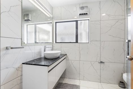 Photo of property in 1/13 Mizpah Road, Waiake, Auckland, 0630