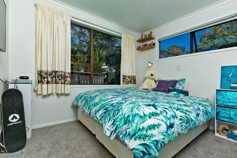 Photo of property in 65 Luckens Road, West Harbour, Auckland, 0618