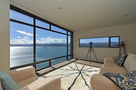 Photo of property in 2 Tai Paku Paku Road, Karaka Bays, Wellington, 6022