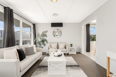 Photo of property in 18 Beazley Avenue, Paparangi, Wellington, 6037