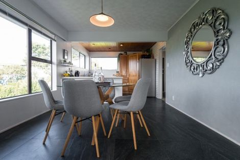 Photo of property in 33 Saint Aidans Way, Tawa, Wellington, 5028