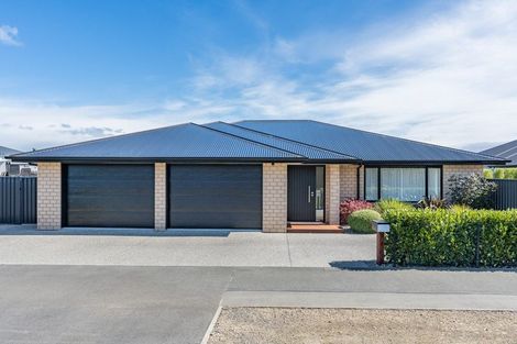 Photo of property in 211 Wingatui Road, Mosgiel, 9024