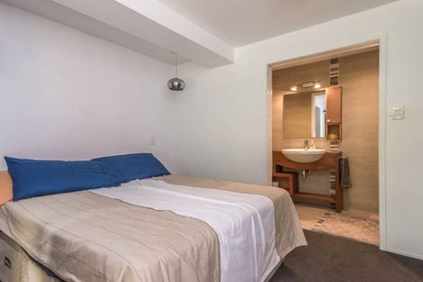 Photo of property in 215 Shaw Road, Titirangi, Auckland, 0604