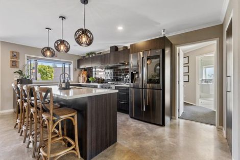 Photo of property in 2 Golf Course Lane, Waiwhakaiho, New Plymouth, 4312