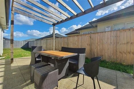 Photo of property in 14 Paso Fino Crescent, Karaka, Papakura, 2113