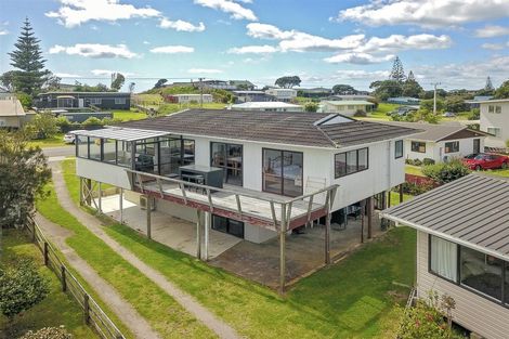 Photo of property in 618a Pukehina Parade, Pukehina, Te Puke, 3189