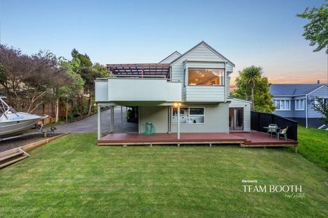 Photo of property in 126 Lynn Road, Bayview, Auckland, 0629