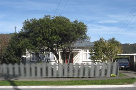 Photo of property in 2 Harris Street, Naenae, Lower Hutt, 5011