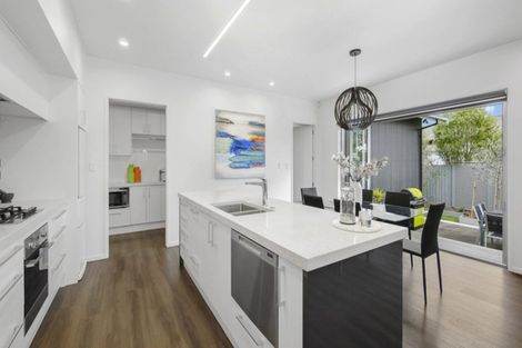 Photo of property in 37 Royal Park Drive, Parklands, Christchurch, 8083